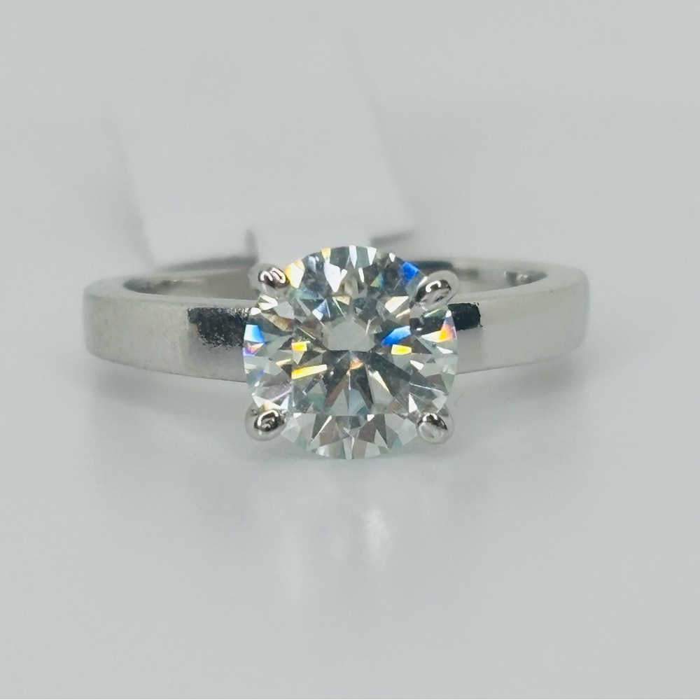 2.55ct MOISSANITE ring size 7